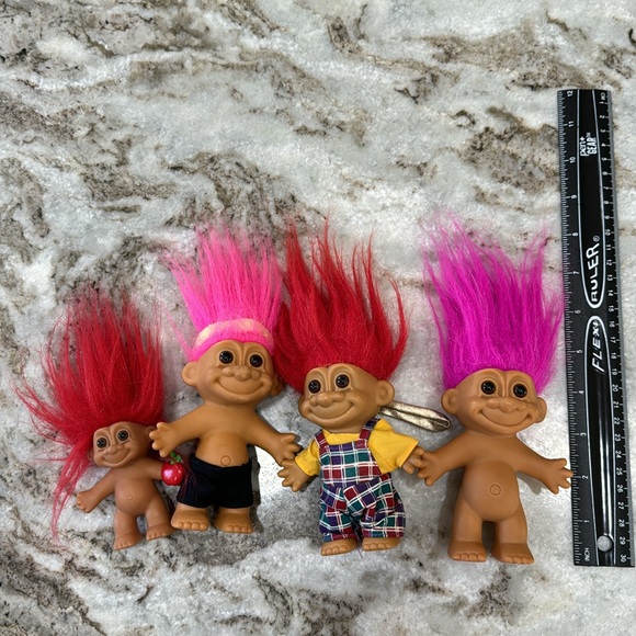 Group of 4 vintage troll dolls. - Picture 4 of 4